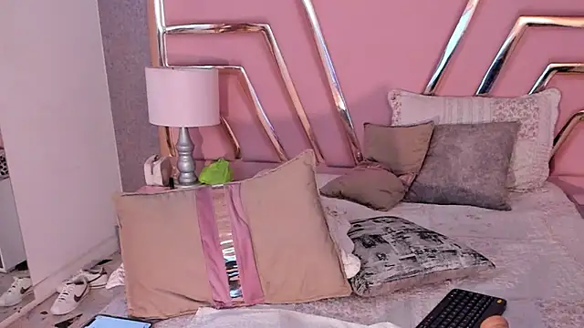 MayWesst live cam on StripChat