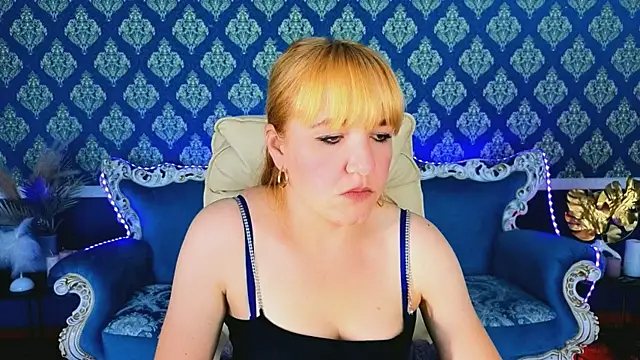 Kirra_Salute live cam on StripChat