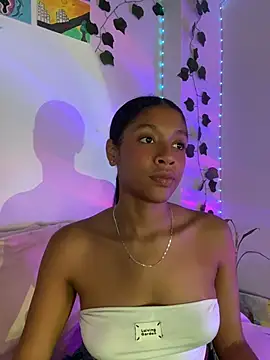 ElectraaJoness webcam
