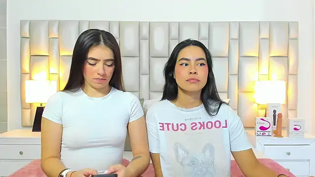 paola_katy_dicks webcam