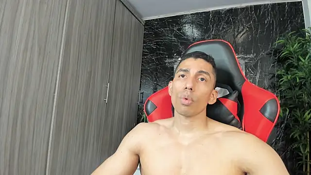 Erik_castle webcam