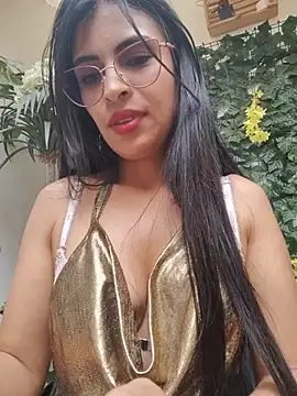 Astrid-- live cam on StripChat