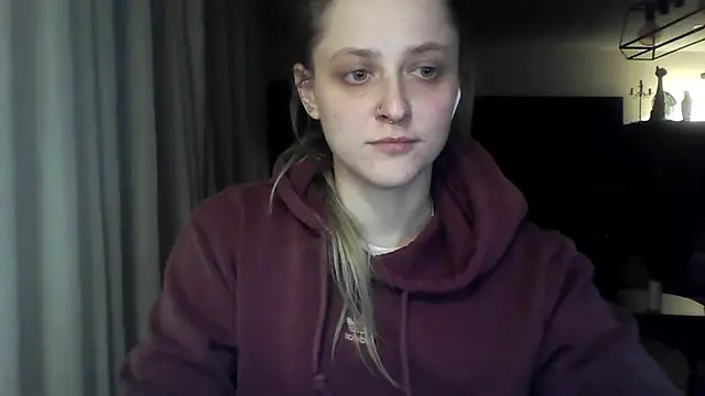 LeaWetGirl webcam