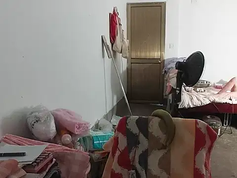 RebelAura live cam on StripChat