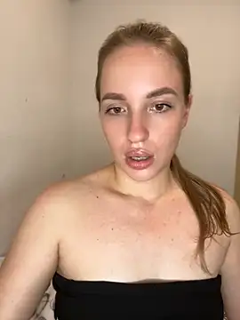 NeEdnaBradley live cam on StripChat