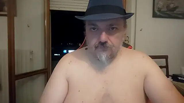 Theitalianpapi live cam on StripChat
