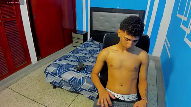efrain_boy webcam