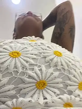 Sara-77 webcam