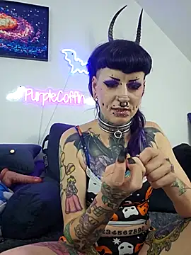 Purple_Coffin666 live cam on StripChat