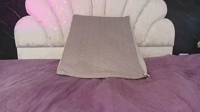kissme_luna webcam