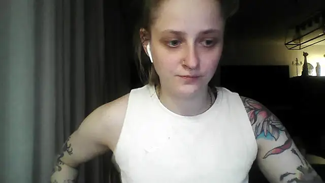 LeaWetGirl webcam