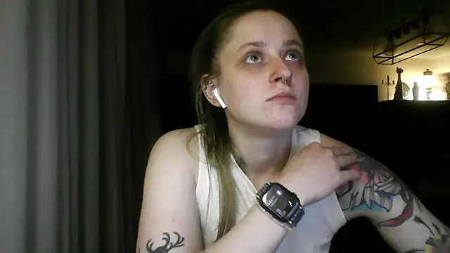 LeaWetGirl webcam