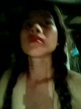 HeresThuy22 webcam