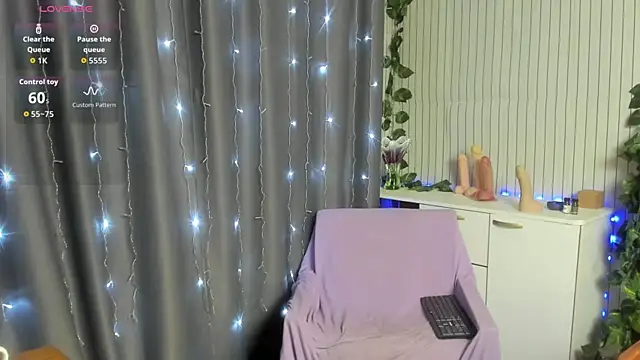 James2Inked live cam on StripChat