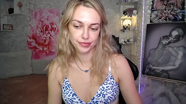 NickyAdamidi live cam on StripChat
