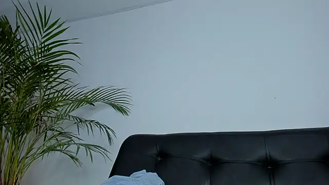 xhenisa_ webcam