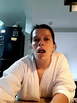 CurvySara1 webcam