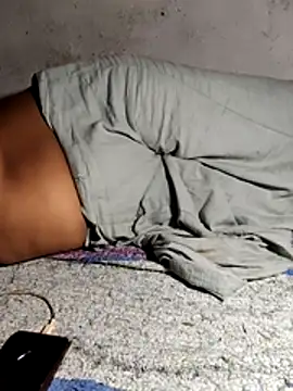 POOJACOUPLE webcam