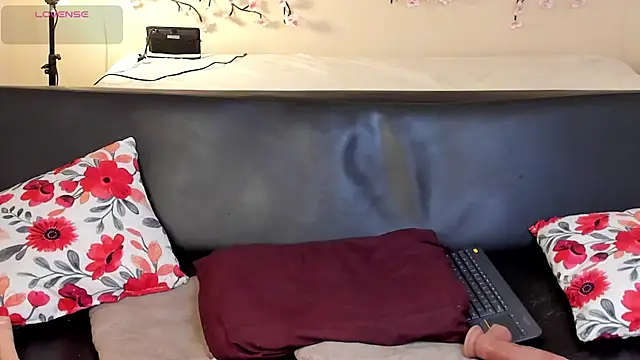 zarek_lux webcam