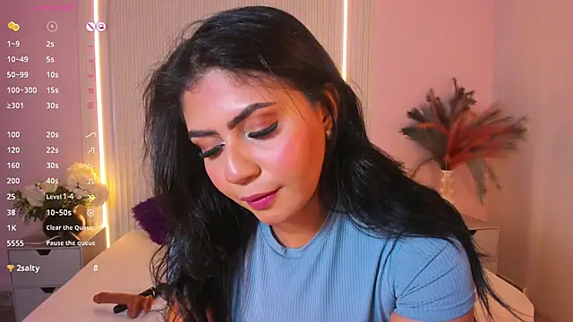 LucyWild8 webcam