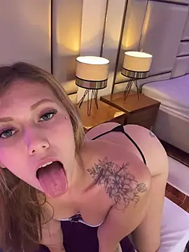 DeboraGrayy webcam