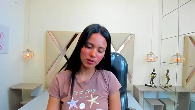 Ivonne_Latina webcam