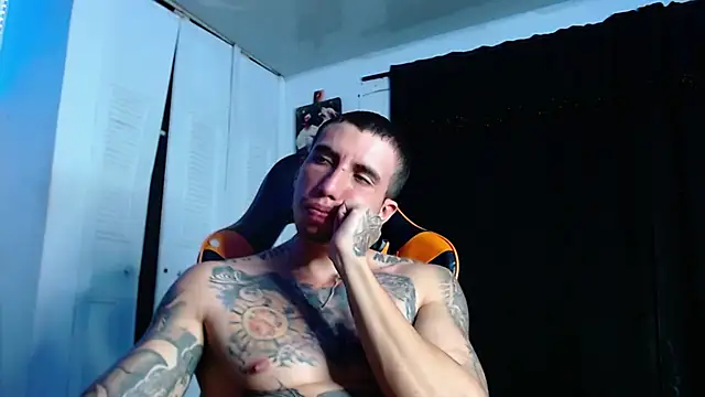 Adam_Hudsond webcam