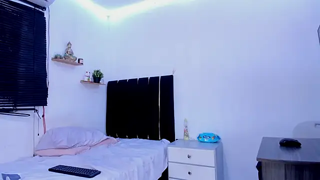 angel_boy02 live cam on StripChat