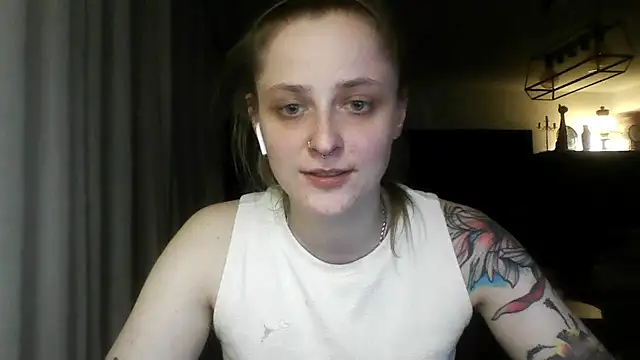 LeaWetGirl live cam on StripChat