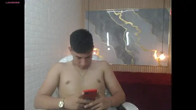 DominantBoy4 webcam