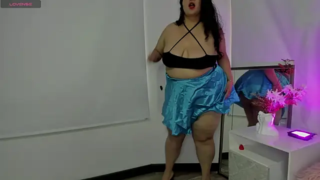 JadeBellee live cam on StripChat