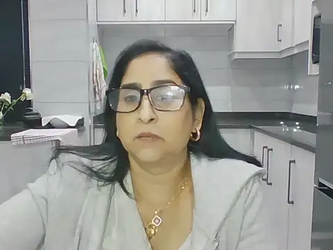 Indiankushy live cam on StripChat