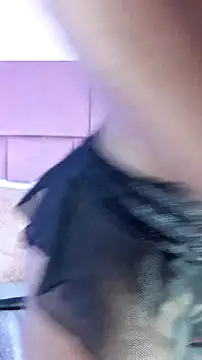 Taraslow live cam on StripChat