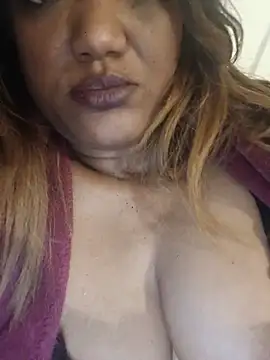 Indianpleasure300 webcam