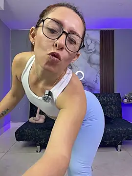 Yelena03 webcam