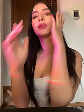 Magiee_Thompson webcam