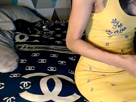 Trish_CurveCock webcam