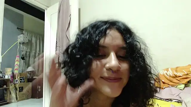 AlinaWoolf_ webcam