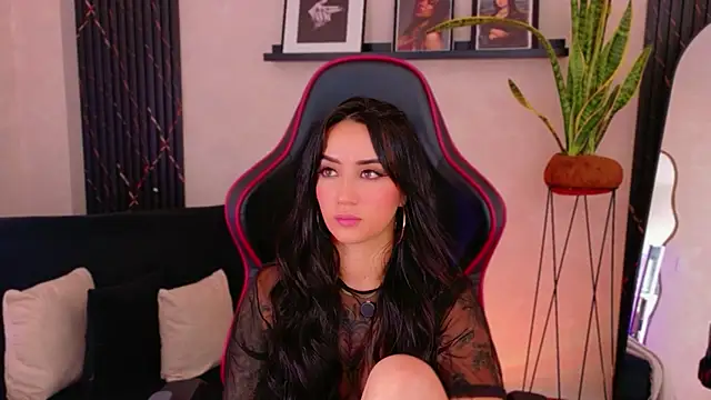 EmmyEvans1 live cam on StripChat