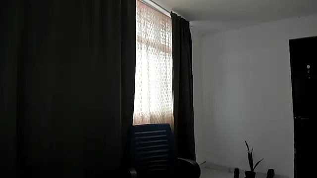 Lucia_Fuster live cam on StripChat