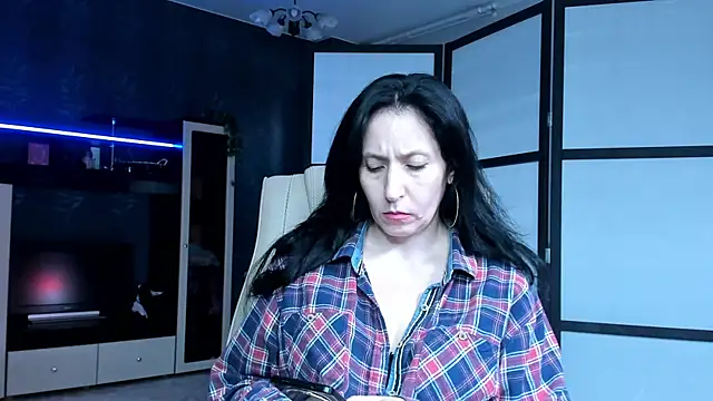 Lucky_Milf webcam