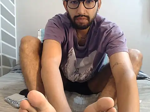 thomass1018 live cam on StripChat