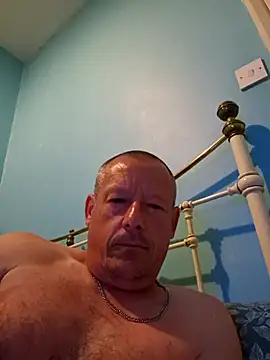 Tyson120 live cam on StripChat