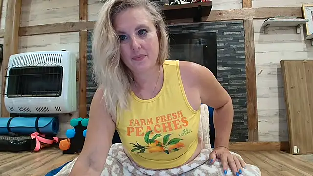 lisaxlovexxx live cam on StripChat