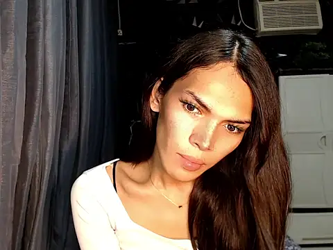 GORGEOUS_CARMEE webcam