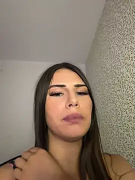 ItsNina_ webcam