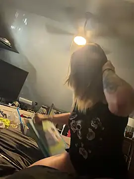 LilMissKaos webcam