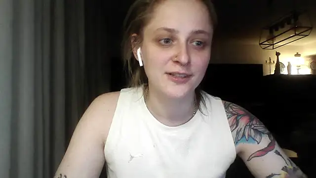 LeaWetGirl webcam