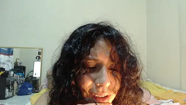 AlinaWoolf_ webcam
