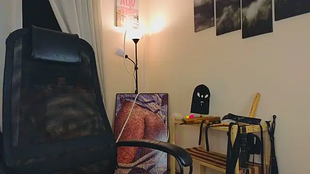 laracroftmansion webcam